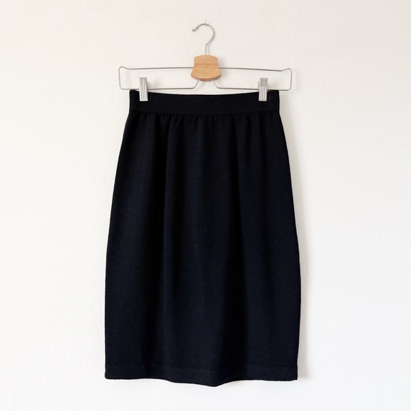 St. John Basics Black Santana Knit Pencil Skirt Size 2 - Picture 2 of 6
